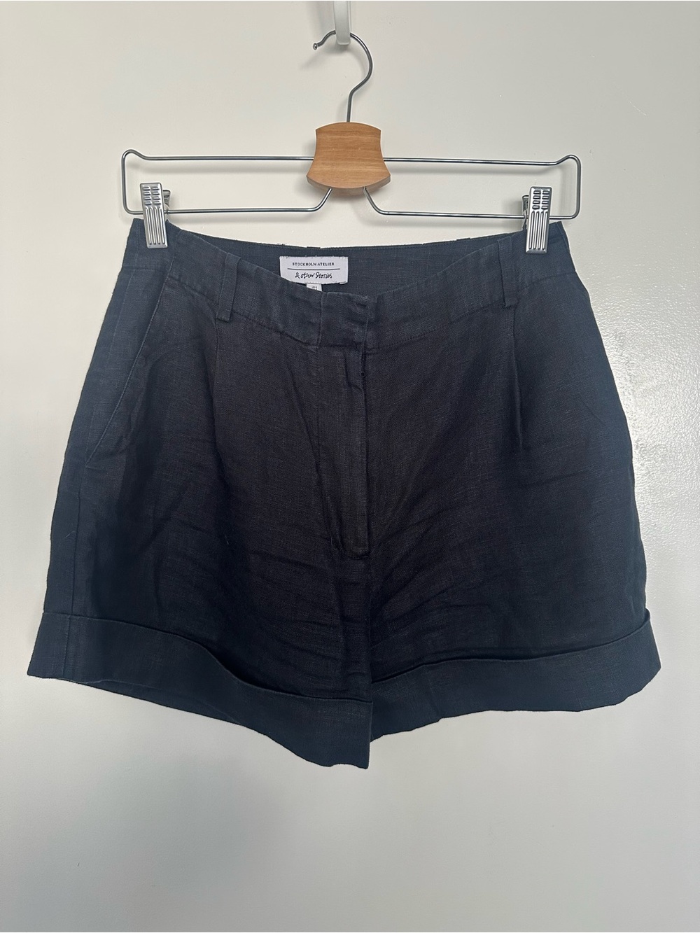 & Other Stories Black Linen Cuffed High-Rise Shorts